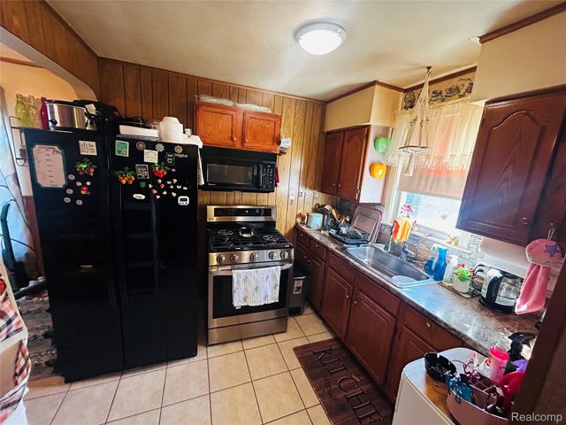 4835 Chovin Street, Dearborn, MI 48126