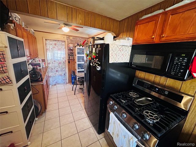 4835 Chovin Street, Dearborn, MI 48126