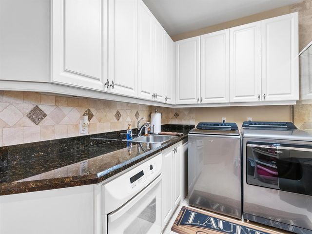 8800 NW 68th Court, Parkland, FL 33067