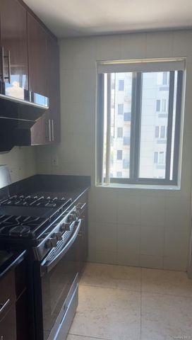 13226 Avery Avenue 8A, Flushing, NY 11355