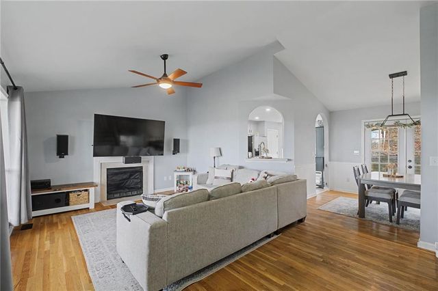 25 Mountain Trail SW Court, Cartersville, GA 30120