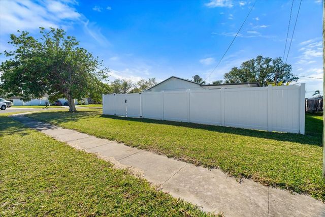 2302 15TH STREET W, Palmetto, FL 34221