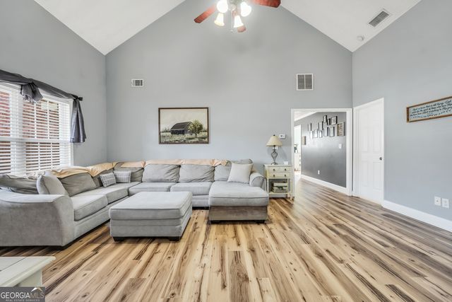 1501 Queen Elizabeth Drive, Locust Grove, GA 30248