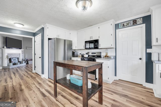 1501 Queen Elizabeth Drive, Locust Grove, GA 30248