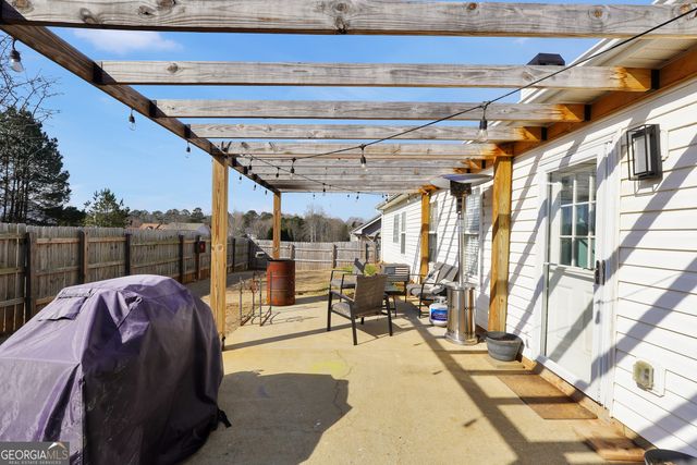 1501 Queen Elizabeth Drive, Locust Grove, GA 30248