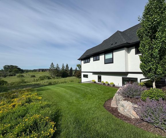 101 Spring Farm Road, North Oaks, MN 55127