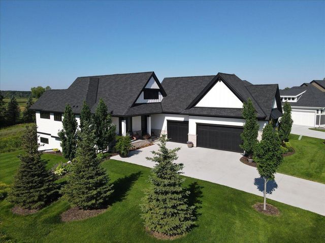 101 Spring Farm Road, North Oaks, MN 55127