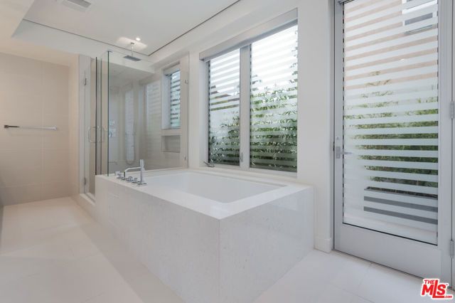 11962 GORHAM Avenue 2, Los Angeles, CA 90049