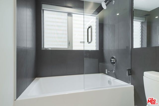 11962 GORHAM Avenue 2, Los Angeles, CA 90049