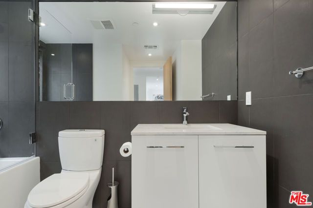 11962 GORHAM Avenue 2, Los Angeles, CA 90049