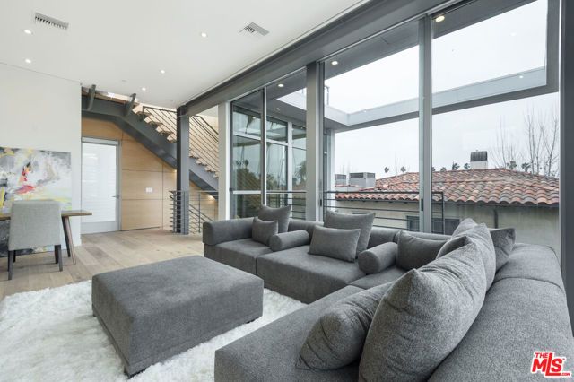 11962 GORHAM Avenue 2, Los Angeles, CA 90049