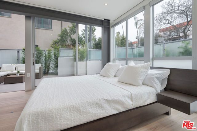 11962 GORHAM Avenue 2, Los Angeles, CA 90049