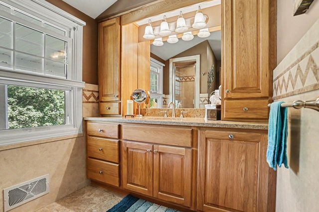 2106 Aberdeen Drive, Kalamazoo City, MI 49008