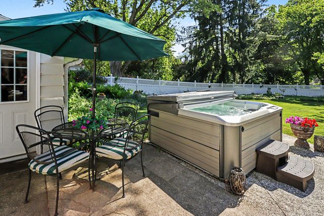 2106 Aberdeen Drive, Kalamazoo City, MI 49008
