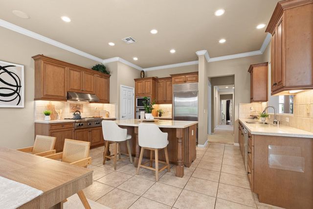 19 Zeller Pl, Sacramento, CA 95835