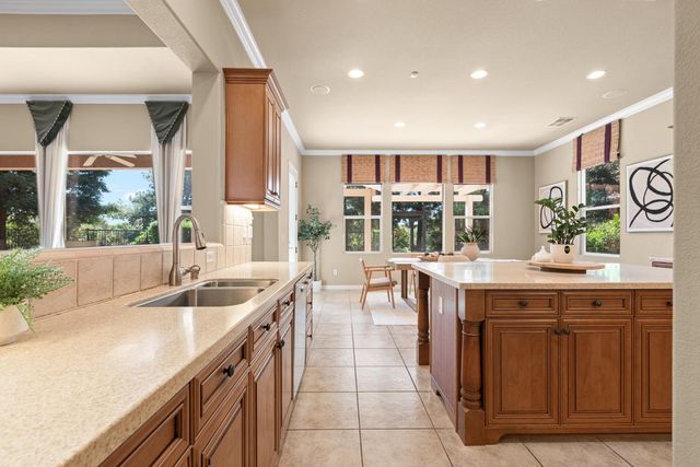 19 Zeller Pl, Sacramento, CA 95835