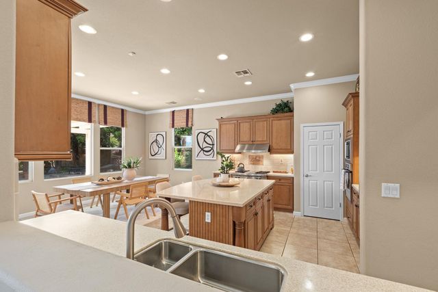 19 Zeller Pl, Sacramento, CA 95835