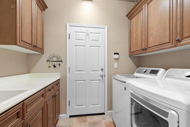 19 Zeller Pl, Sacramento, CA 95835