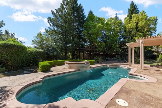 19 Zeller Pl, Sacramento, CA 95835