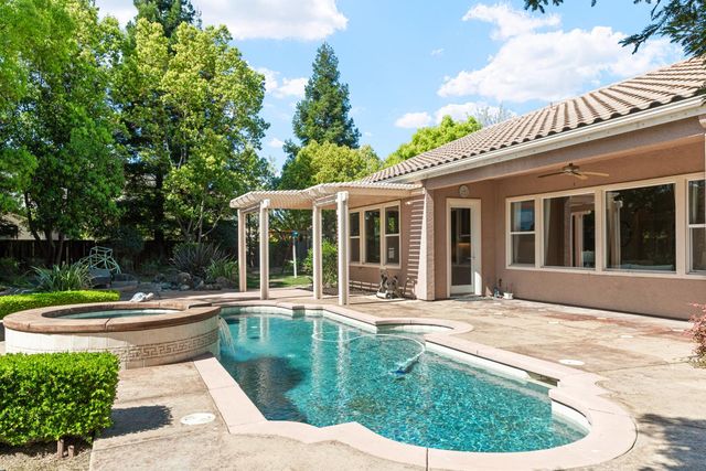 19 Zeller Pl, Sacramento, CA 95835