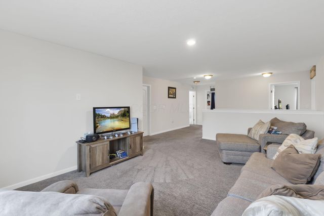 8376 Comstock Terrace NW, Pickerington, OH 43147