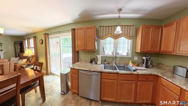 21 Hillcrest Avenue, Meriden, CT 06451