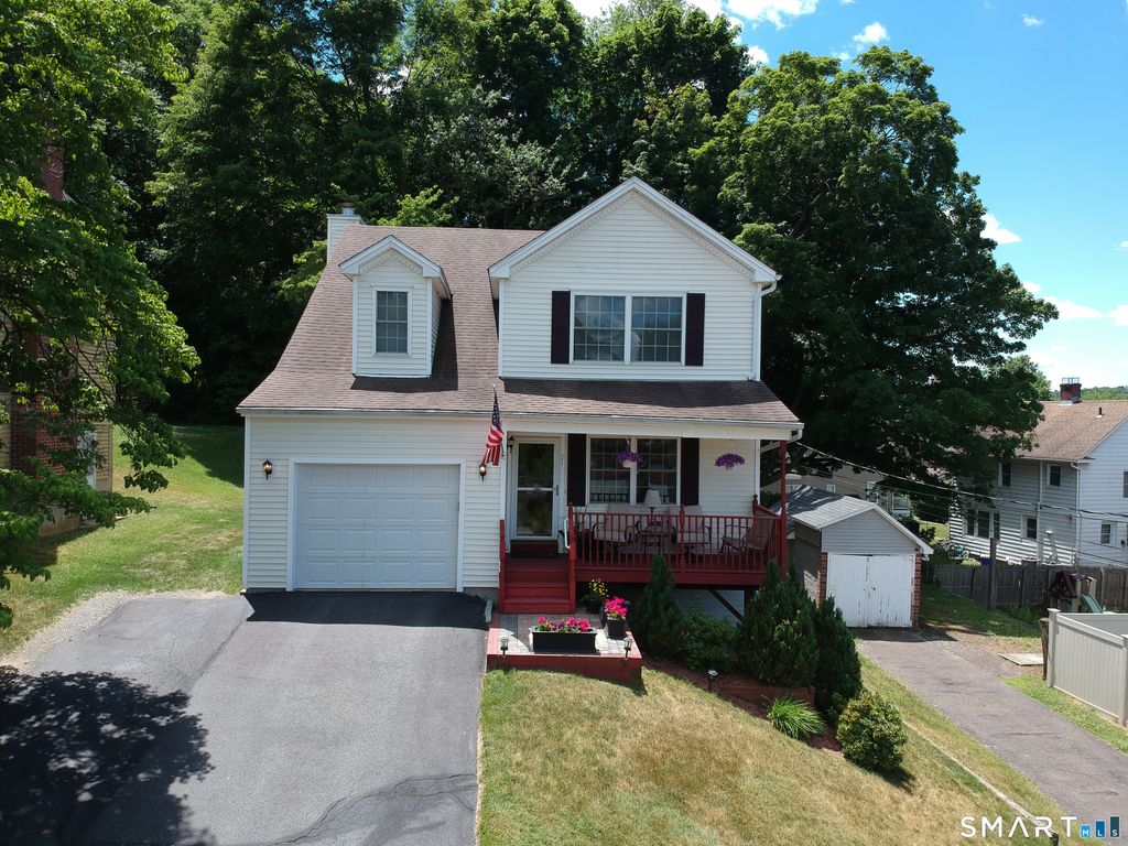 21 Hillcrest Avenue, Meriden, CT 06451