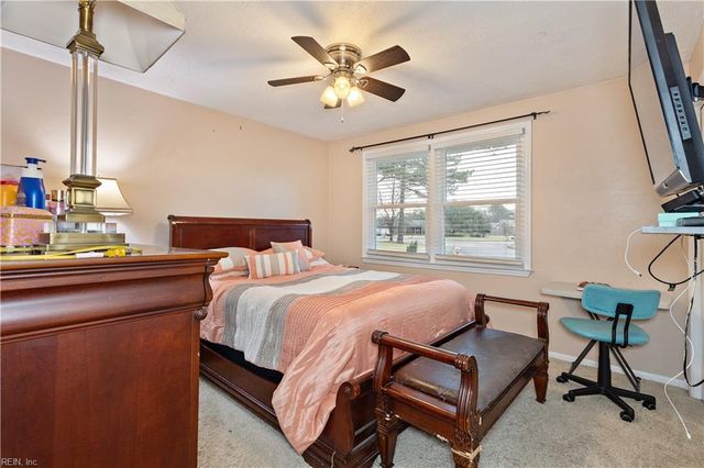 1749 Pattie LN, Chesapeake, VA 23321