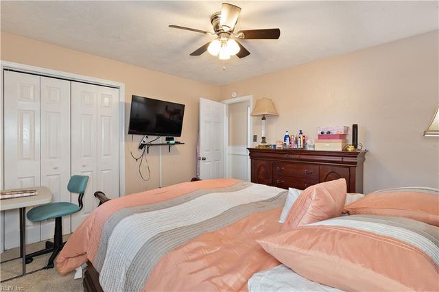 1749 Pattie LN, Chesapeake, VA 23321