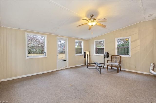 1749 Pattie LN, Chesapeake, VA 23321