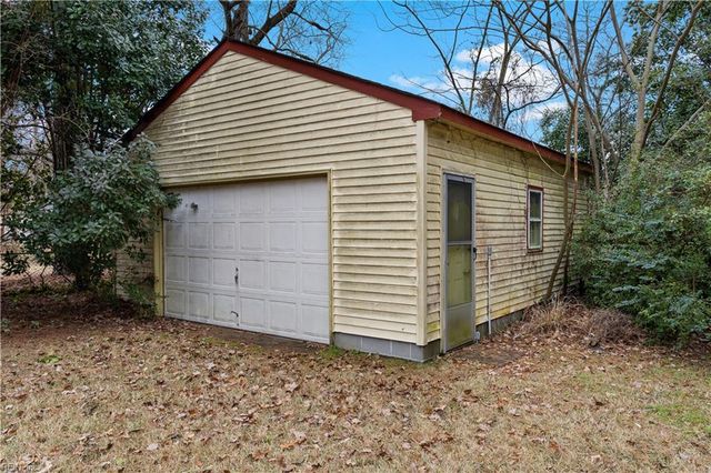 1749 Pattie LN, Chesapeake, VA 23321