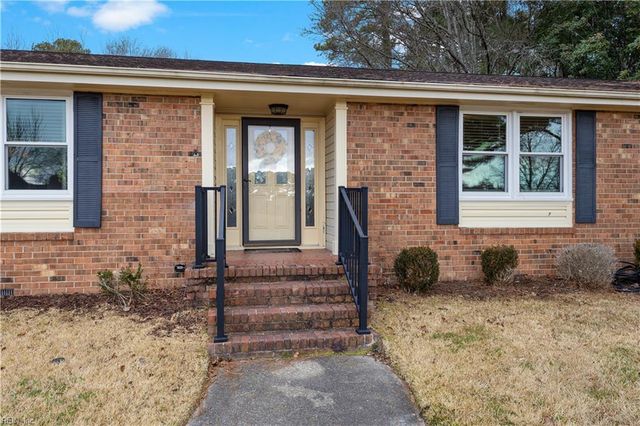 1749 Pattie LN, Chesapeake, VA 23321