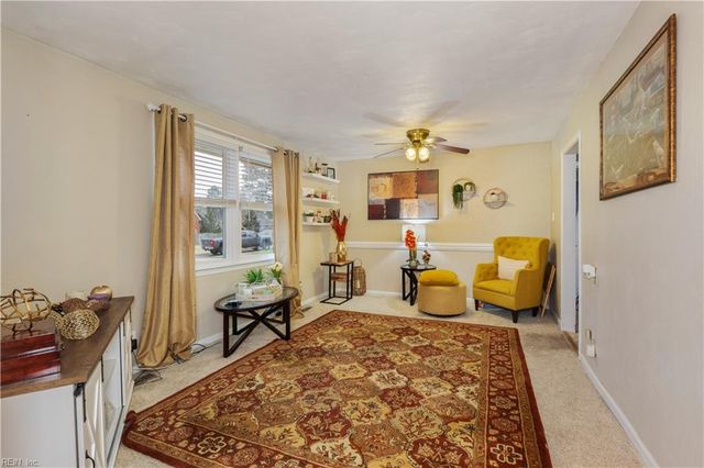 1749 Pattie LN, Chesapeake, VA 23321