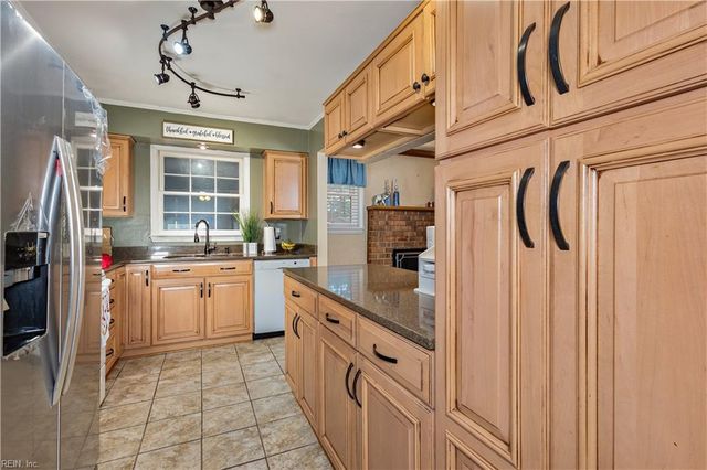 1749 Pattie LN, Chesapeake, VA 23321