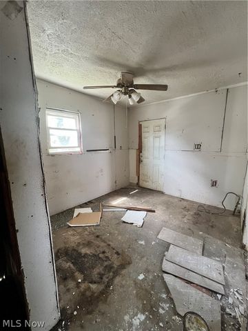 996 Burkhardt Avenue, Akron, OH 44301
