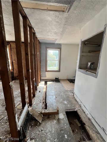996 Burkhardt Avenue, Akron, OH 44301
