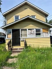 996 Burkhardt Avenue, Akron, OH 44301