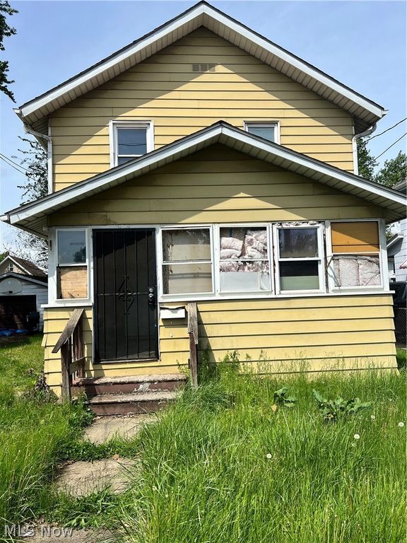 996 Burkhardt Avenue, Akron, OH 44301