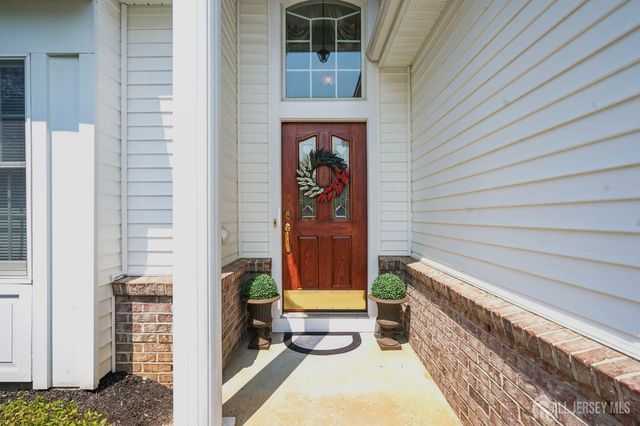 52 Vineyard Court, Monroe, NJ 08831