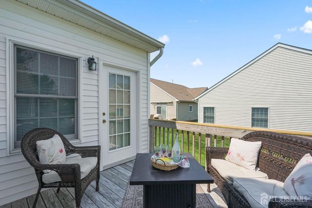 52 Vineyard Court, Monroe, NJ 08831