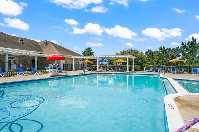 52 Vineyard Court, Monroe, NJ 08831