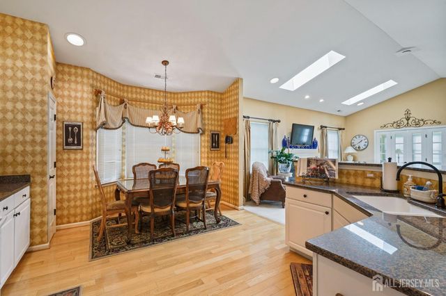 52 Vineyard Court, Monroe, NJ 08831