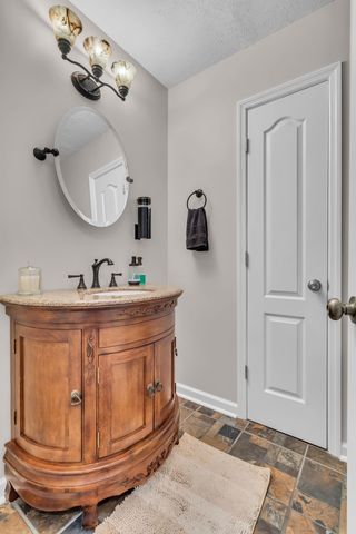 208 Saint Pauls Ln, Smyrna, TN 37167