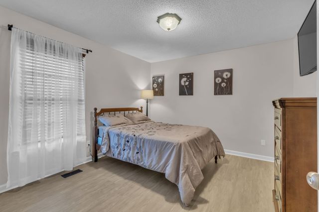 208 Saint Pauls Ln, Smyrna, TN 37167