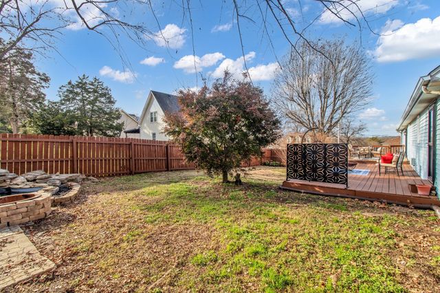 208 Saint Pauls Ln, Smyrna, TN 37167