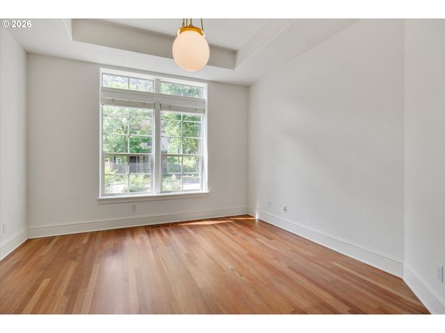 13389 Sw SHAKESPEARE St, Portland, OR 97224