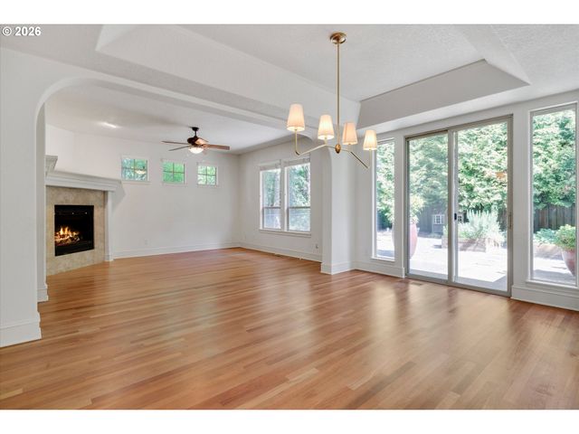 13389 Sw SHAKESPEARE St, Portland, OR 97224