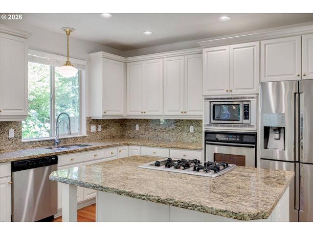 13389 Sw SHAKESPEARE St, Portland, OR 97224