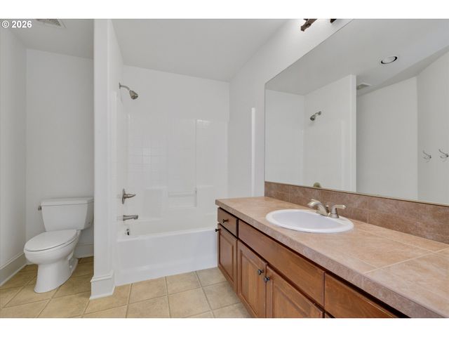 13389 Sw SHAKESPEARE St, Portland, OR 97224