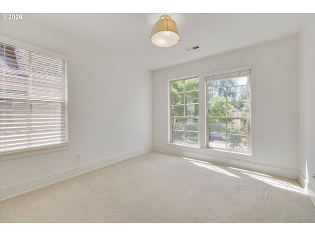 13389 Sw SHAKESPEARE St, Portland, OR 97224
